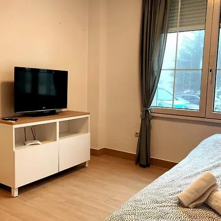 Апартаменти Estudio Plaza Maribel Con Parking Incluido *